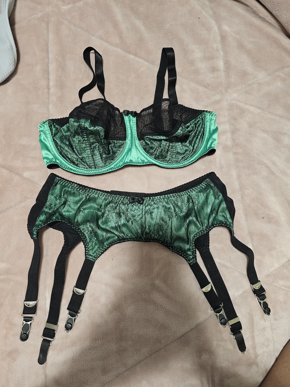 Green Satin & Lace Underwire Bra with Matching Garter Belt